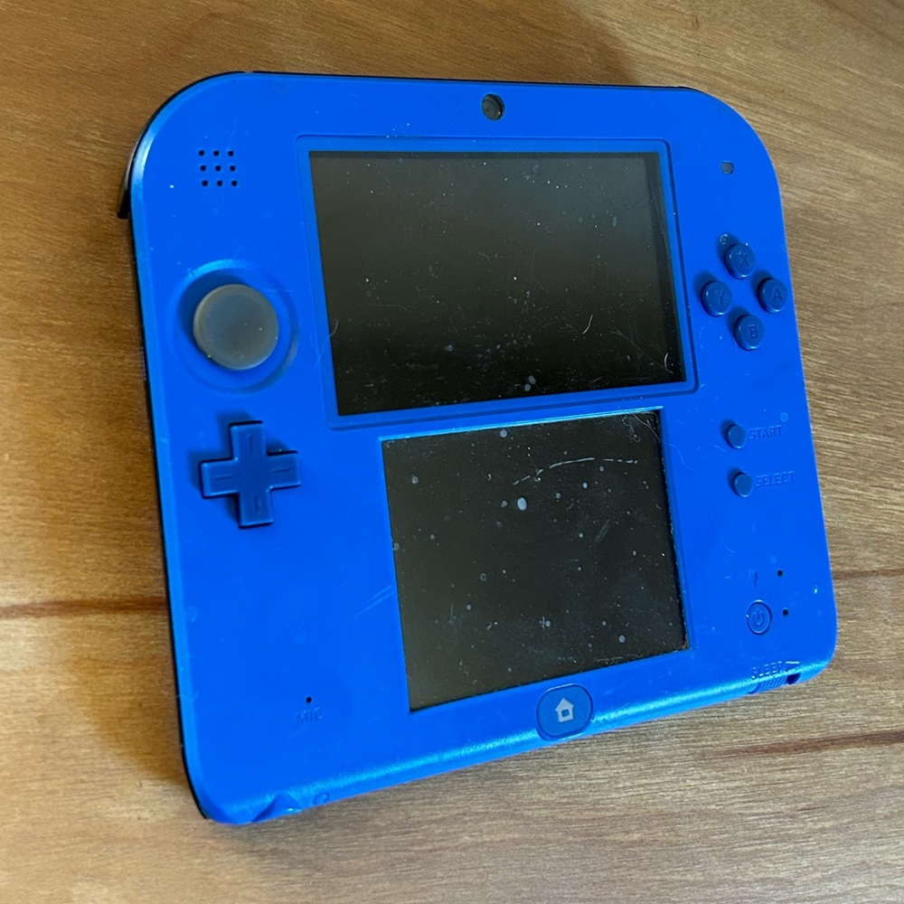SOLD Nintendo 2DS blue